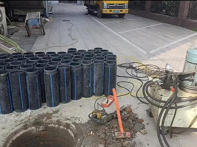 万源PE置换管厂家 DN315置换管 非开挖管短管置换